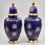 971 3340 VASES AND COVERS